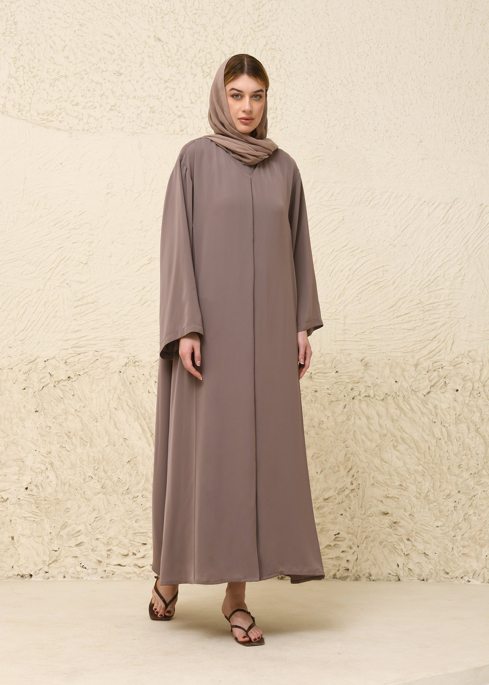  Layyina Abaya
